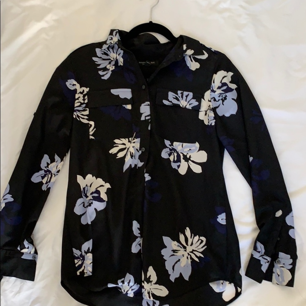 FLORAL BUTTON UP